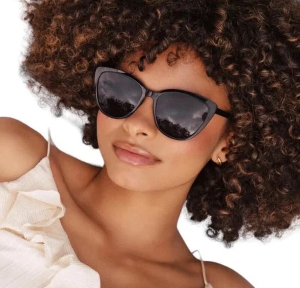 Rachel Zoe Nina Sunglasses in Black - OS